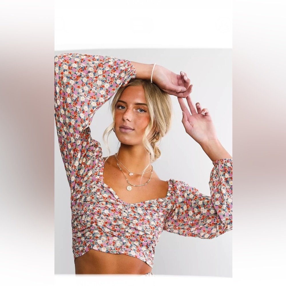 Floral print cropped billabong long sleeve top size large